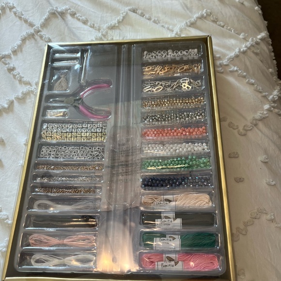 New Craft Organizer Kit with Beads and Tools - Picture 2 of 2
